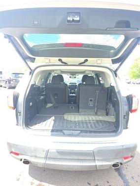 Crystal White Pearl 2019 Subaru Ascent Limited 7-Passenger