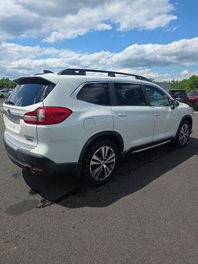 Crystal White Pearl 2019 Subaru Ascent Limited 7-Passenger