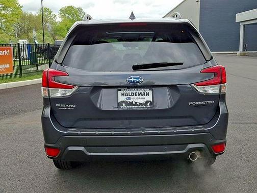Magnetite Gray Metallic 2023 Subaru Forester Limited