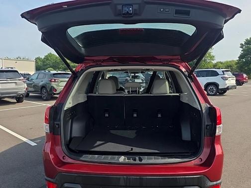 Crimson Red Pearl 2022 Subaru Forester Limited