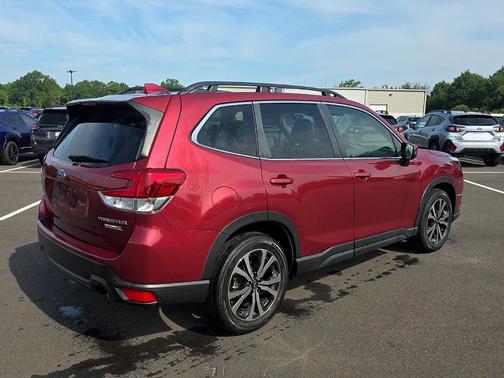 Crimson Red Pearl 2022 Subaru Forester Limited