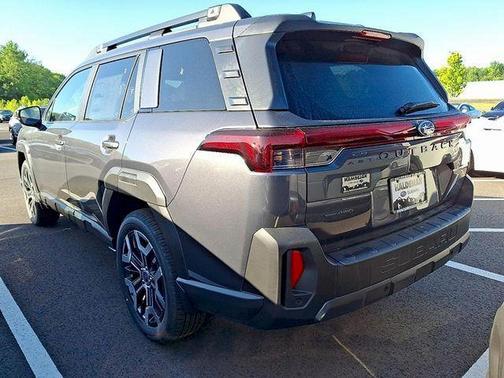Magnetite Gray Metallic 2026 Subaru Outback Touring XT