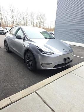 2025 Tesla Model Y Long Range