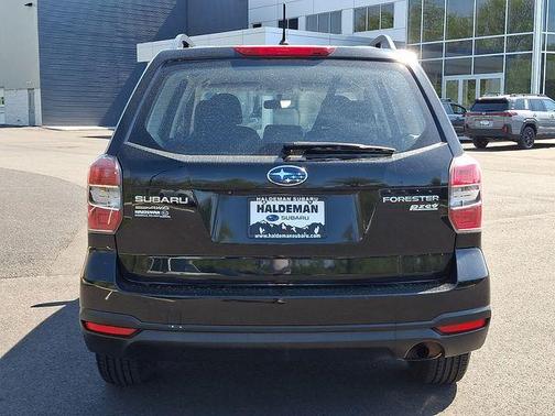 Crystal Black Silica 2015 Subaru Forester 2.5i