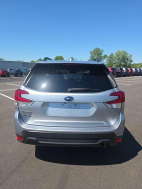 Ice Silver Metallic 2021 Subaru Forester Limited