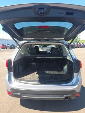 Ice Silver Metallic 2021 Subaru Forester Limited