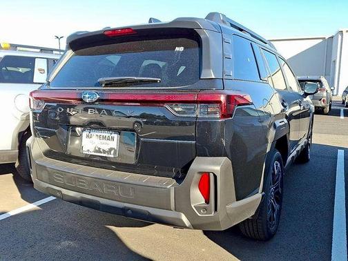 Crystal Black Silica 2026 Subaru Outback Touring XT