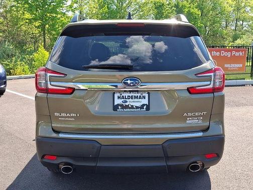 Autumn Green Metallic 2023 Subaru Ascent Limited 8-Passenger