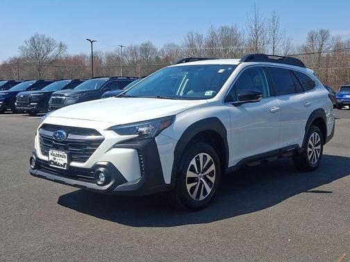Crystal White Pearl 2023 Subaru Outback Premium