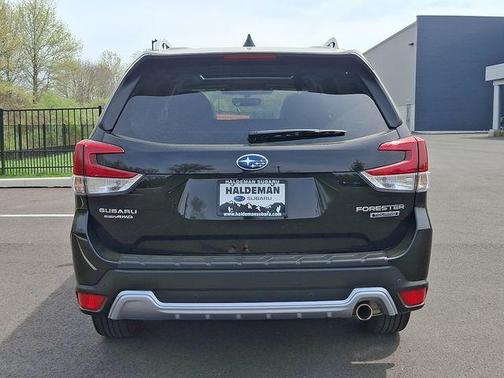 Crystal Black Silica 2023 Subaru Forester Touring