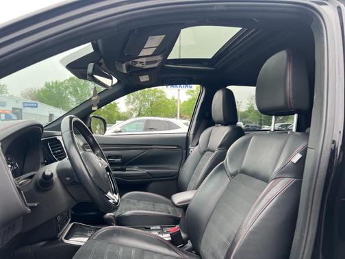 2020 Mitsubishi Outlander SE