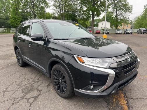 2020 Mitsubishi Outlander SE