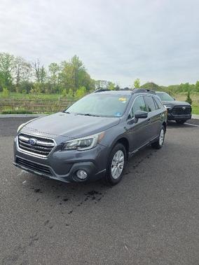 Magnetite Gray Metallic 2018 Subaru Outback 2.5i Premium