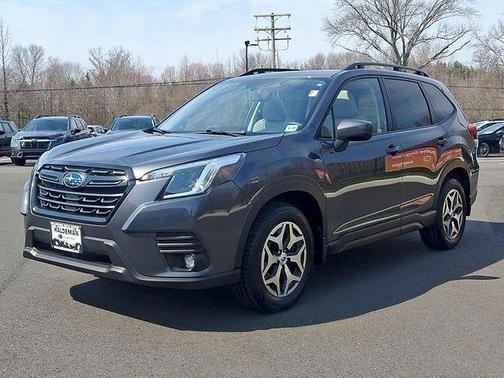 Magnetite Gray Metallic 2024 Subaru Forester Premium