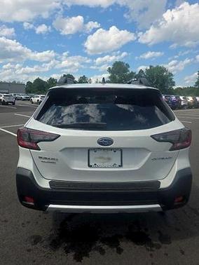 Crystal White Pearl 2024 Subaru Outback Limited