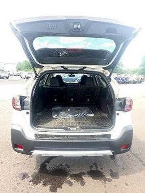 Crystal White Pearl 2024 Subaru Outback Limited