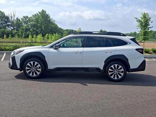 Crystal White Pearl 2024 Subaru Outback Limited
