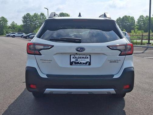 Crystal White Pearl 2024 Subaru Outback Limited