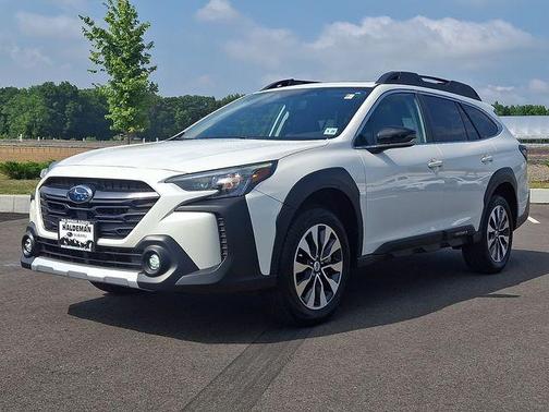 Crystal White Pearl 2024 Subaru Outback Limited