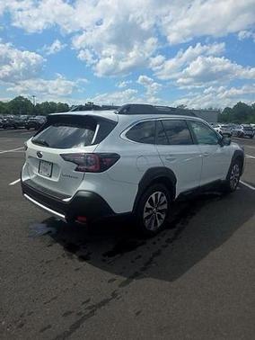 Crystal White Pearl 2024 Subaru Outback Limited