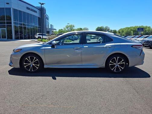 Celestial Silver Metallic 2020 Toyota Camry SE