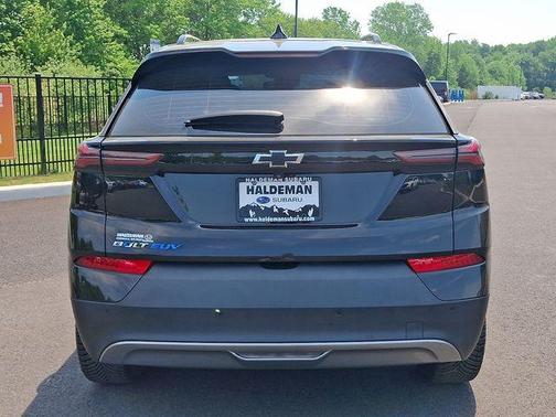 Mosaic Black Metallic 2022 Chevrolet Bolt EUV LT