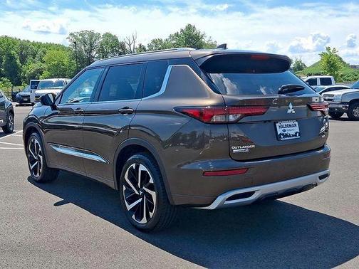 Deep Bronze Metallic 2022 Mitsubishi Outlander SEL