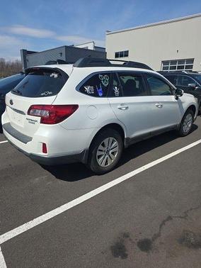 White 2017 Subaru Outback 2.5i Premium