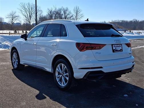 2021 Audi Q3 45 S line Premium