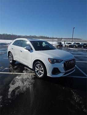 2021 Audi Q3 45 S line Premium