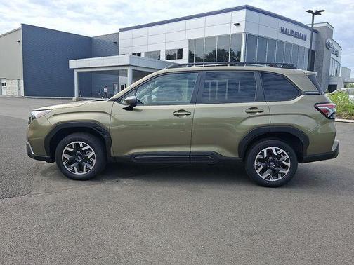 Autumn Green Metallic 2025 Subaru Forester Premium