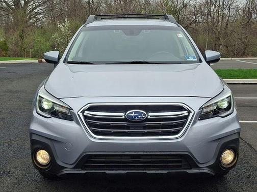 Ice Silver Metallic 2018 Subaru Outback 3.6R Limited
