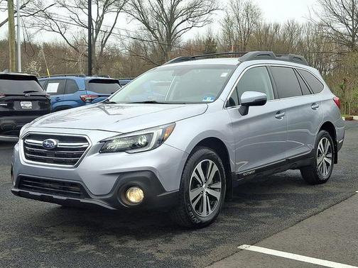 Ice Silver Metallic 2018 Subaru Outback 3.6R Limited
