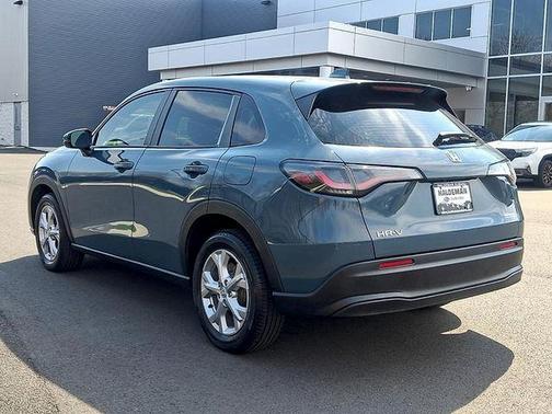 Urban Gray Pearl 2024 Honda HR-V LX
