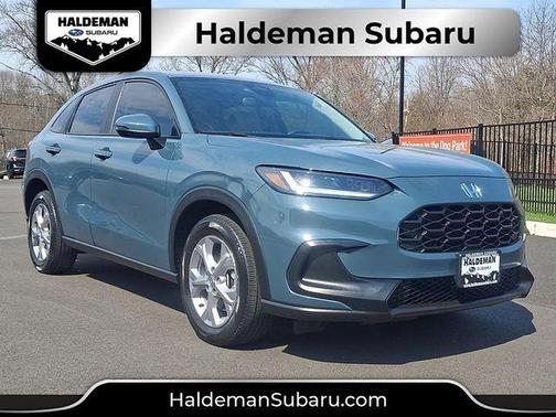 Urban Gray Pearl 2024 Honda HR-V LX