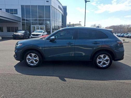 Urban Gray Pearl 2024 Honda HR-V LX