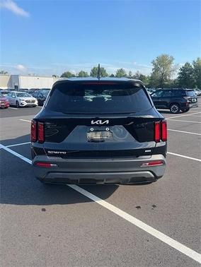 2023 Kia Sorento LX