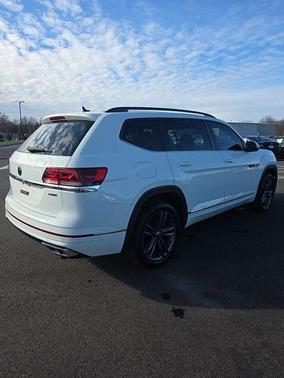 2021 Volkswagen Atlas 3.6 V6 SE w/ Technology R-Line