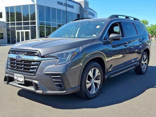 Magnetite Gray Metallic 2023 Subaru Ascent Premium 8-Passenger