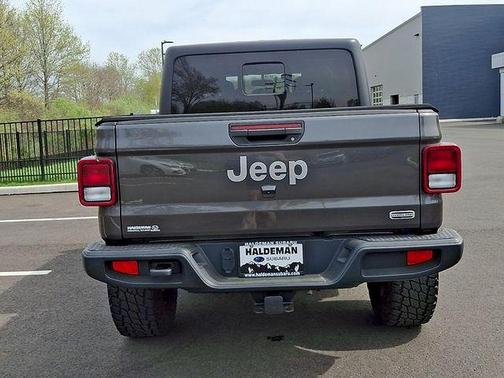 Granite Crystal Clearcoat Metallic 2021 Jeep Gladiator Overland