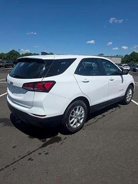 Summit White 2024 Chevrolet Equinox LS