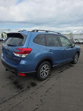 Horizon Blue Pearl 2022 Subaru Forester Premium