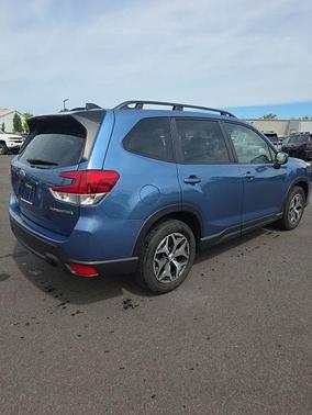 Horizon Blue Pearl 2024 Subaru Forester Premium