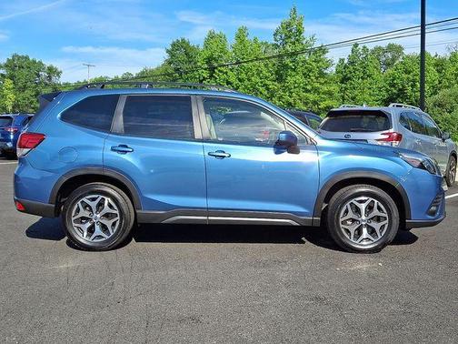 Horizon Blue Pearl 2024 Subaru Forester Premium