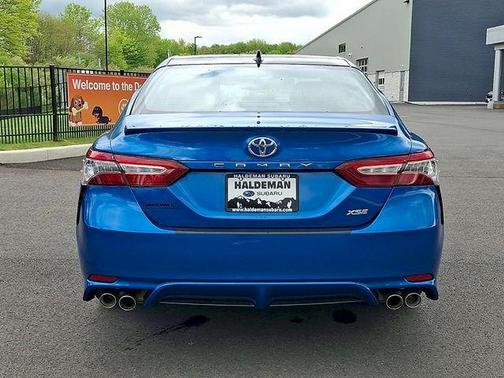 Blue Streak / Midnight Black Metallic 2019 Toyota Camry XSE