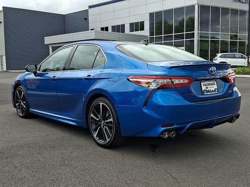 Blue Streak / Midnight Black Metallic 2019 Toyota Camry XSE