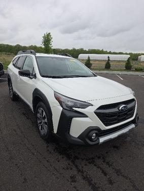 Crystal White Pearl 2023 Subaru Outback Limited