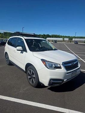 Crystal White Pearl 2017 Subaru Forester 2.5i Limited