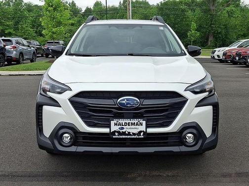 Crystal White Pearl 2025 Subaru Outback Onyx Edition
