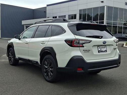 Crystal White Pearl 2025 Subaru Outback Onyx Edition